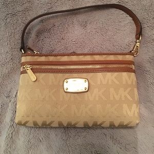 Michael Kors wristlet wallet/purse